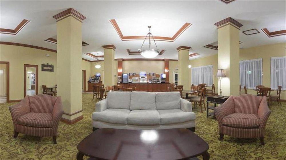 Holiday Inn Express Hotel & Suites Tampa-Fairgrounds-Casino By Ihg Екстер'єр фото