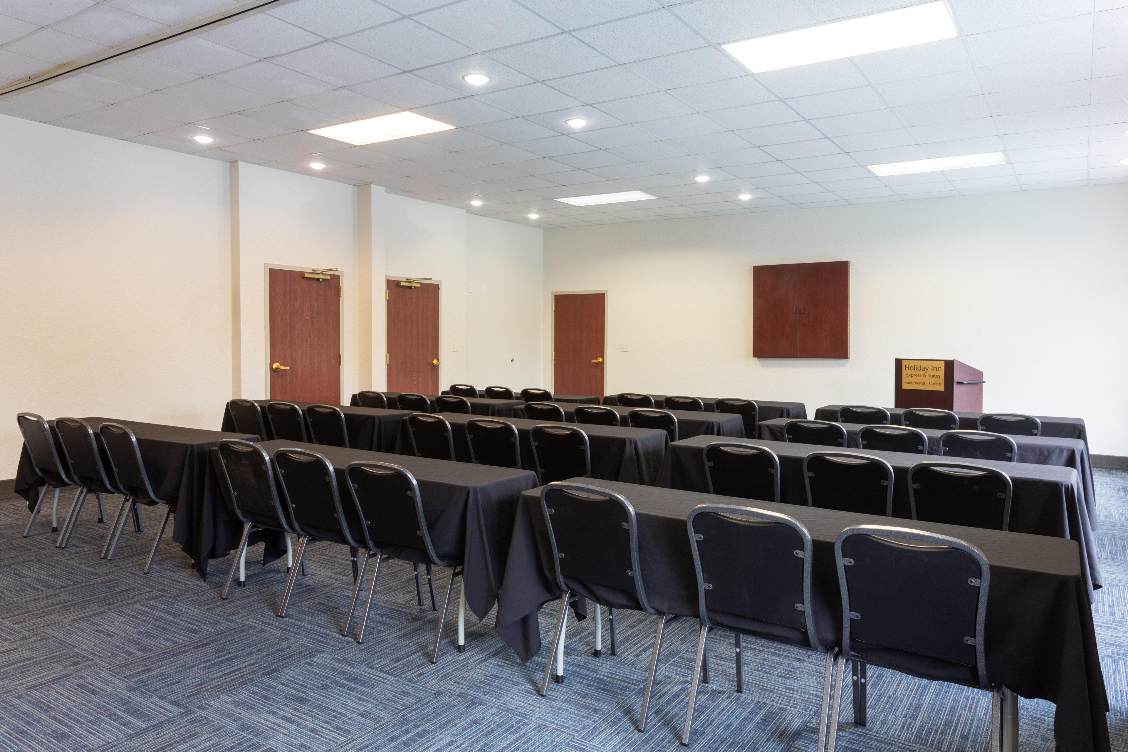 Holiday Inn Express Hotel & Suites Tampa-Fairgrounds-Casino By Ihg Екстер'єр фото