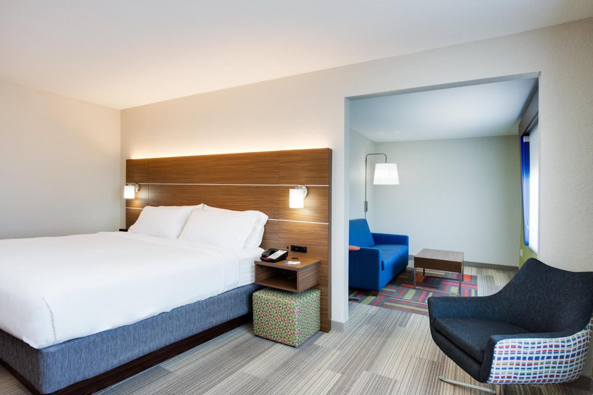 Holiday Inn Express Hotel & Suites Tampa-Fairgrounds-Casino, An Ihg Hotel Екстер'єр фото