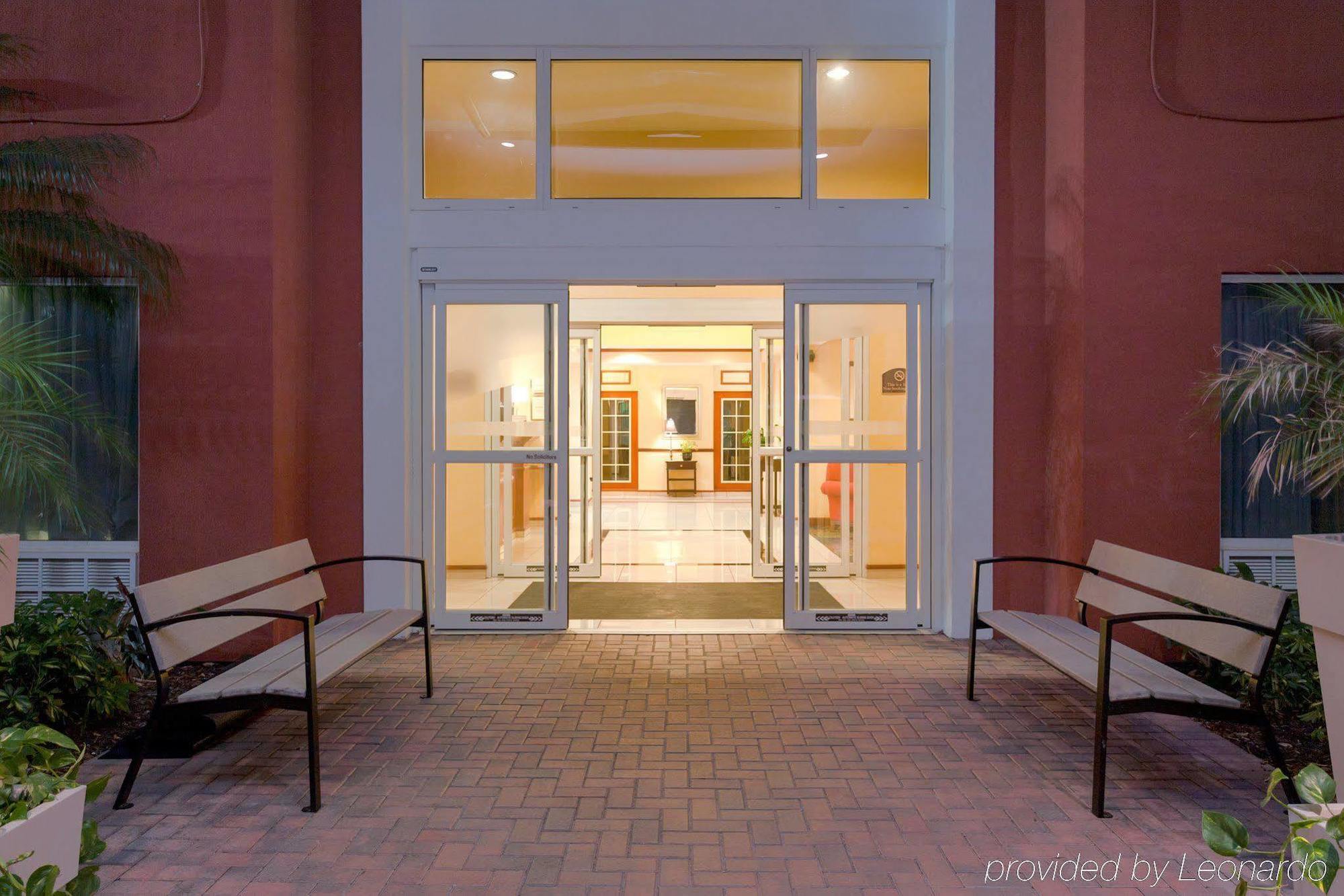 Holiday Inn Express Hotel & Suites Tampa-Fairgrounds-Casino By Ihg Екстер'єр фото