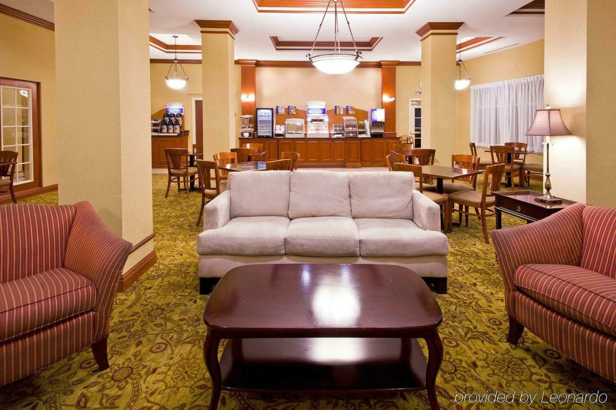 Holiday Inn Express Hotel & Suites Tampa-Fairgrounds-Casino, An Ihg Hotel Ресторан фото